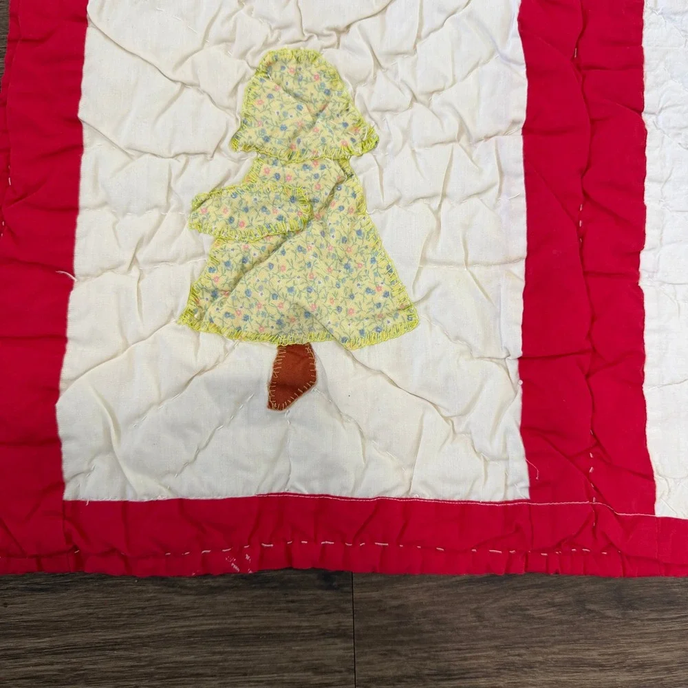 Quilt Sunbonnet Sue Applique Vintage 1972 Handmade 50.5x70  Folk Art Red White